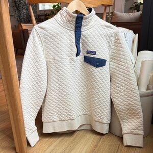 Patagonia Women's Quilted Snap-T Pullover in Cream with Blue Accents
